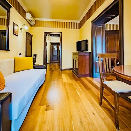 Joy Romantic Retreat & Vibe