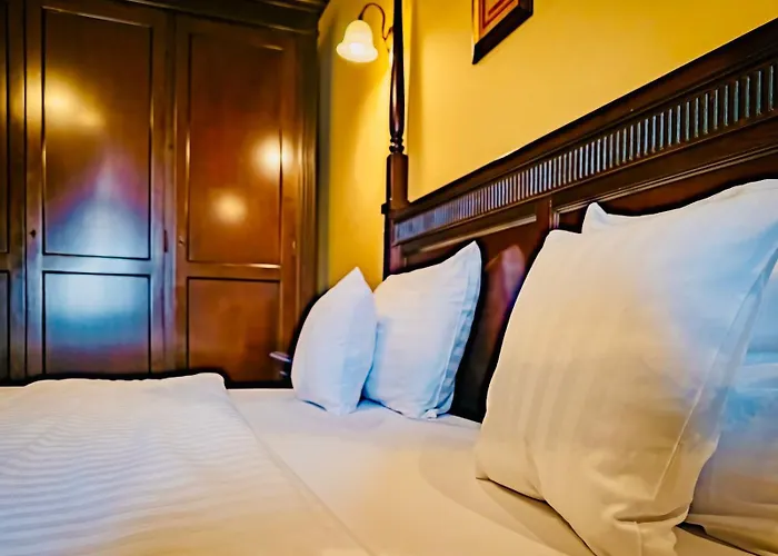 Joy Romantic Retreat & Vibe *